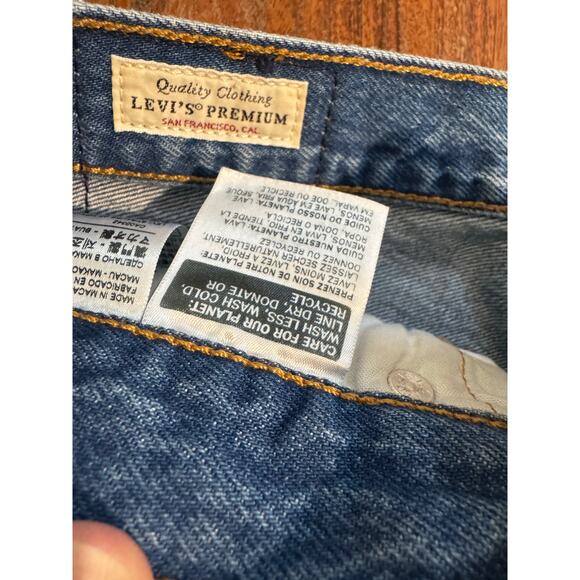 Levi’s Women's Denim Cut-Off Jean Shorts Frayed Raw Hem Button Fly Blue Size 26 - Picture 7 of 7